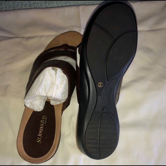 Sandals - Picture 3 of 4